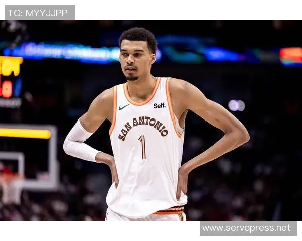 NBA马刺对阵国王精彩直播回顾与赛后分析尽在这里
