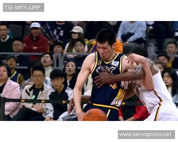 任骏飞领衔广东队奋战CBA季后赛展现全能球技与团队精神 任骏飞领衔广东队奋战CBA季后赛展现全能球技与团队精神