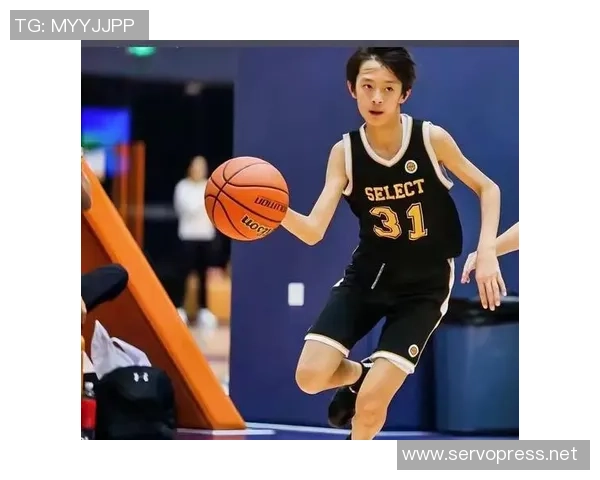 余嘉豪的成长之路与篮球梦想的追逐历程