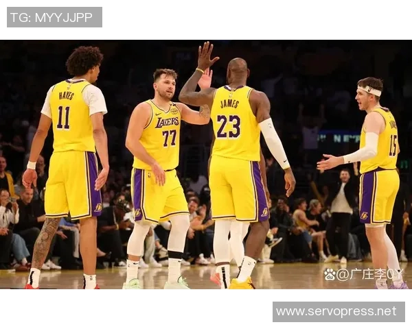 勇士与湖人激战正酣2017年11月30日精彩回顾与赛后分析 勇士与湖人激战正酣2017年11月30日精彩回顾与赛后分析