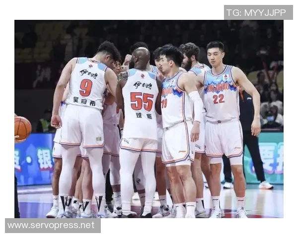 广东队与新疆队激战第31轮争夺季后赛席位的关键之战 广东队与新疆队激战第31轮争夺季后赛席位的关键之战