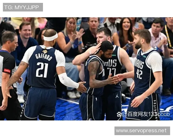 快船与独行侠第五场激战回顾双方明星球员表现分析与赛后点评 快船与独行侠第五场激战回顾双方明星球员表现分析与赛后点评