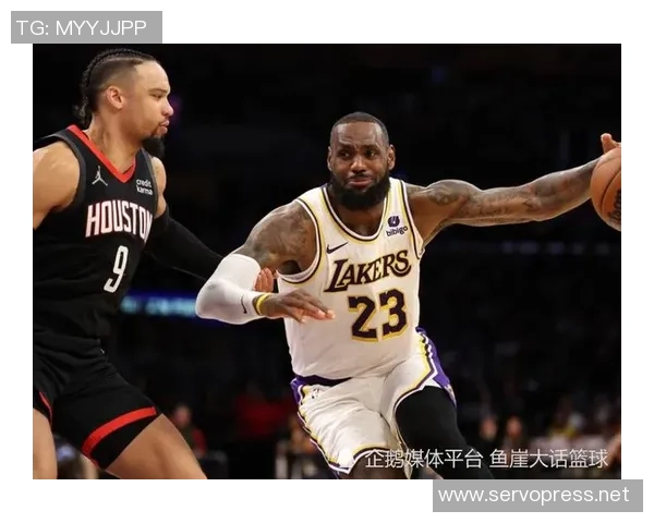 火箭与湖人激战正酣精彩比赛直播全程回顾与分析