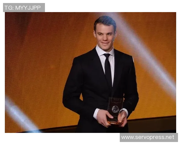 诺伊尔:从门将到传奇的足球之路与辉煌成就解析 诺伊尔:从门将到传奇的足球之路与辉煌成就解析