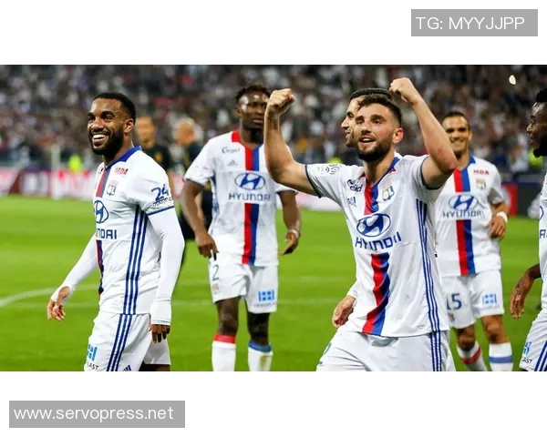 里昂与拜仁足球对决在线直播精彩瞬间全程回顾与分析